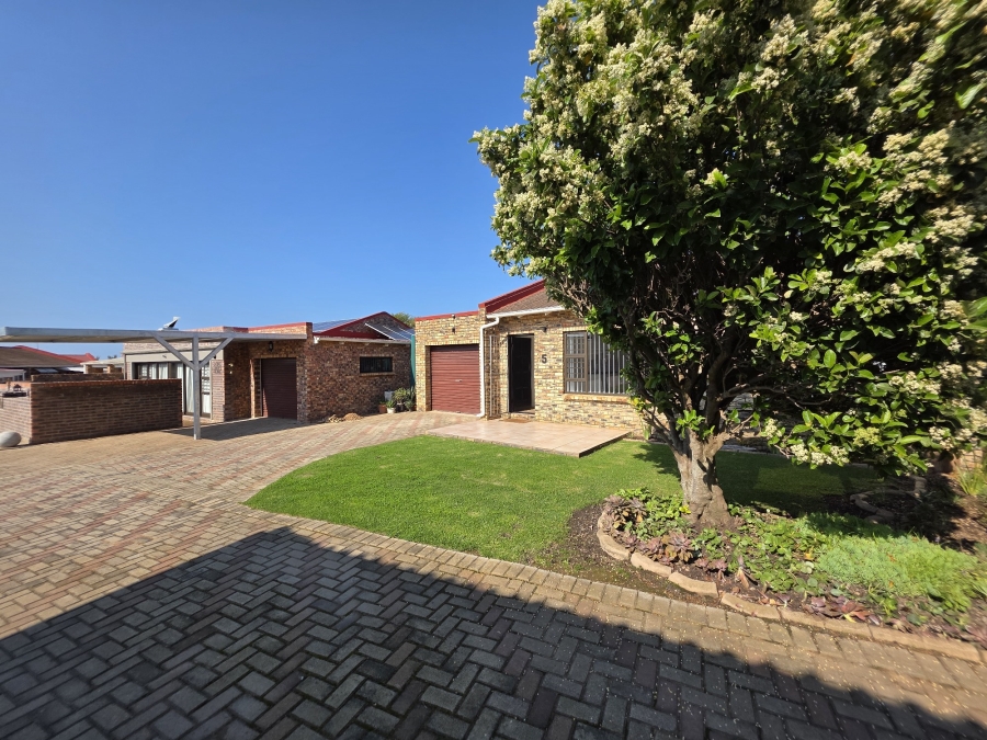 2 Bedroom Property for Sale in Jeffreys Bay Central Eastern Cape